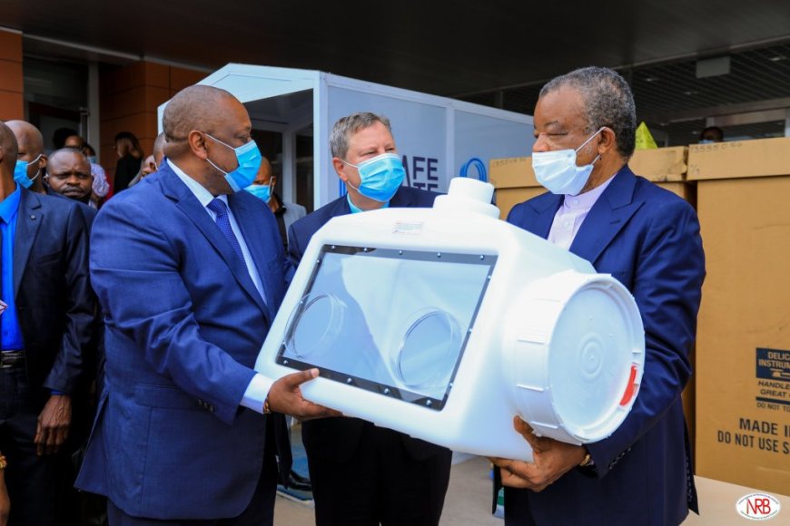 RDC – USA : Mike Hammer dote au ministre de la santé des équipements médicaux