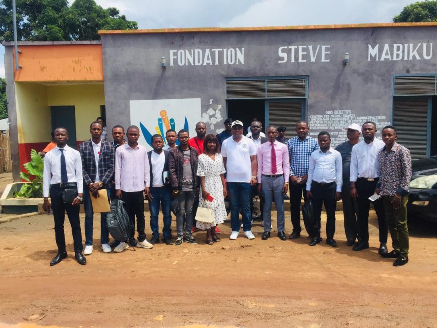 Kwilu : Steve Mabiku promet des bourses d’études aux étudiants et aux lauréats finalistes du collège Kivuvu