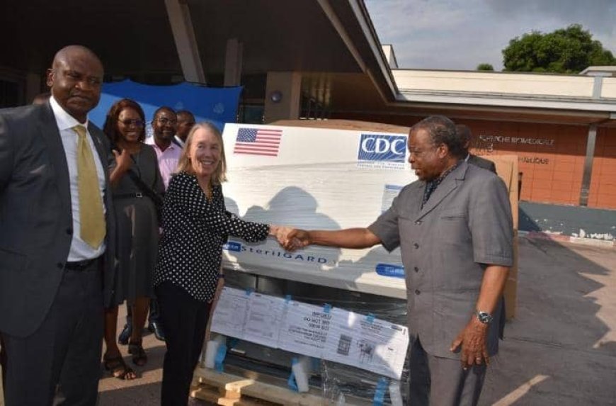 Kinshasa : Les USA offre des équipements de laboratoire ultramodernes à la RDC