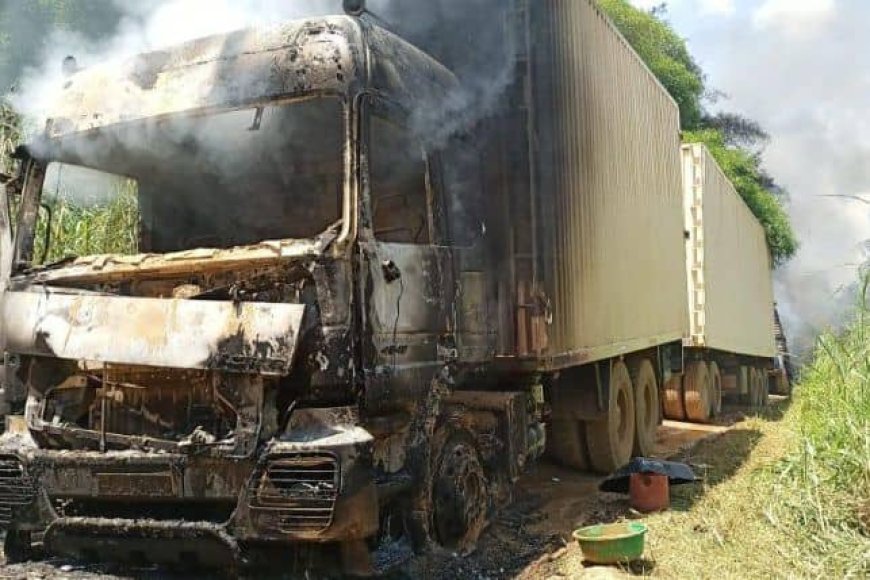 Ituri : 3 personnes meurent et 7 camions incendiés dans une embuscade causée par les ADF à Irumu